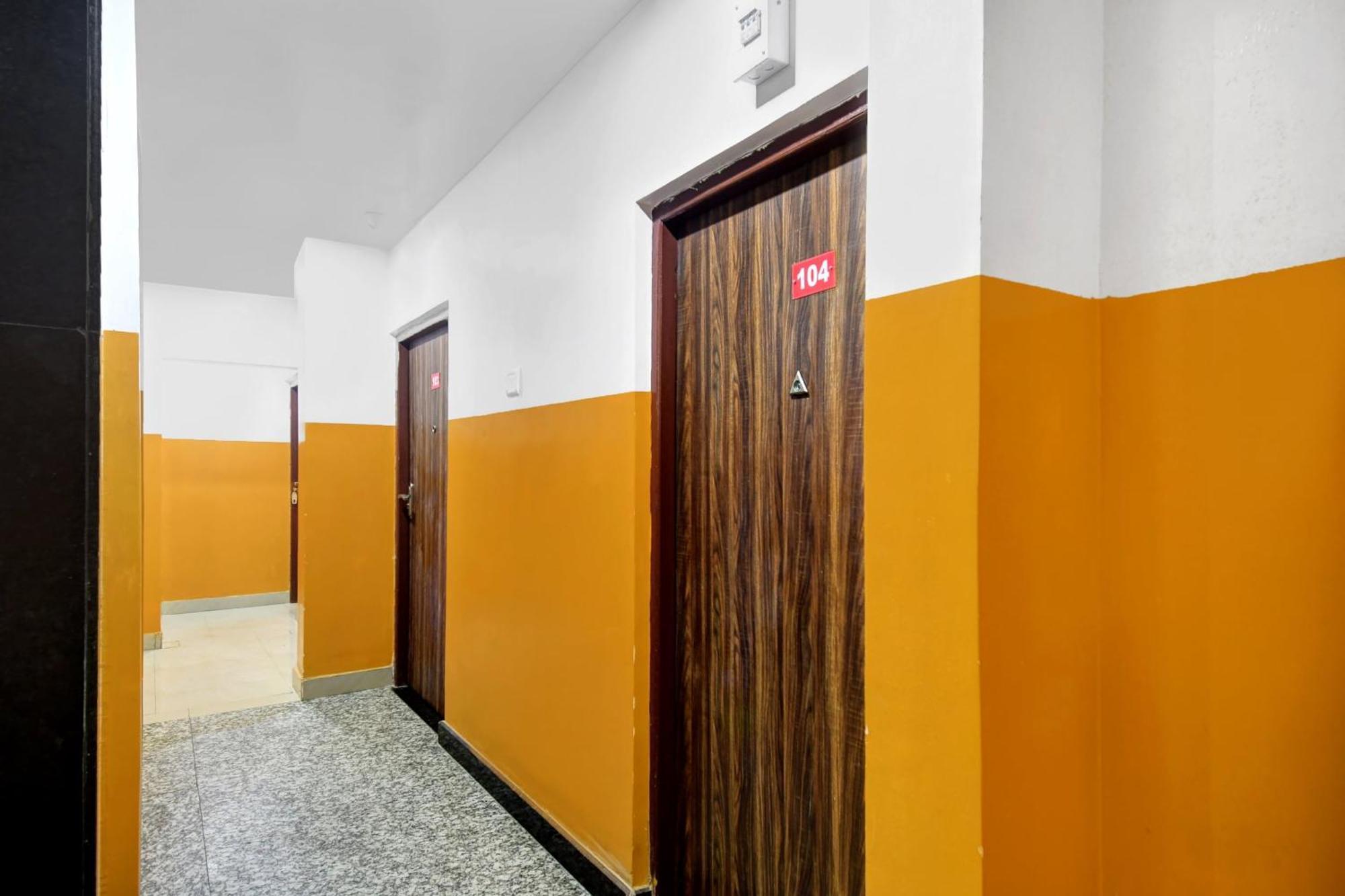 Hotel O Grand Lazeez Hāora 外观 照片